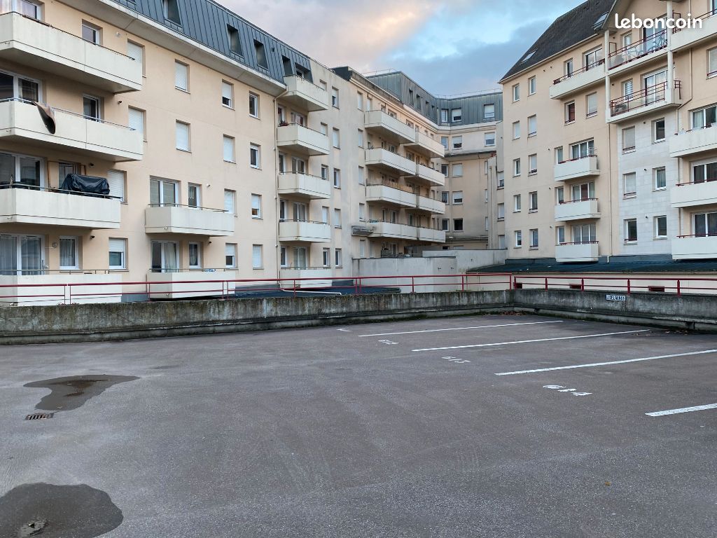Parking/box ROUEN · 70 €/mois
