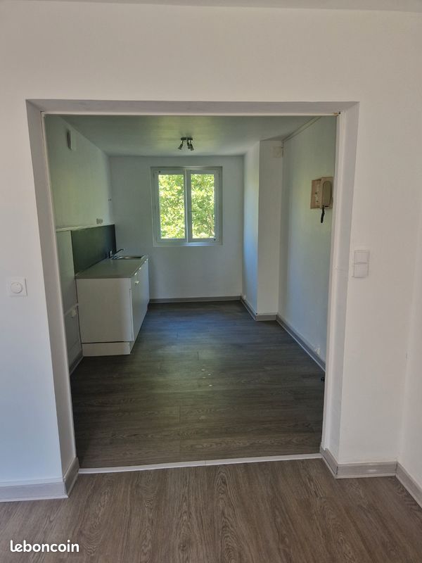 Appartement 3 pièces 55 m² · à Privas · 55 m² · 580 €
