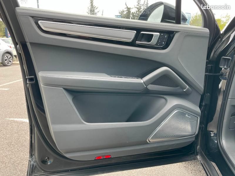 Porsche Cayenne Coupe 3.0 V6 462ch E-Hybrid Platinum Edition (image 15)