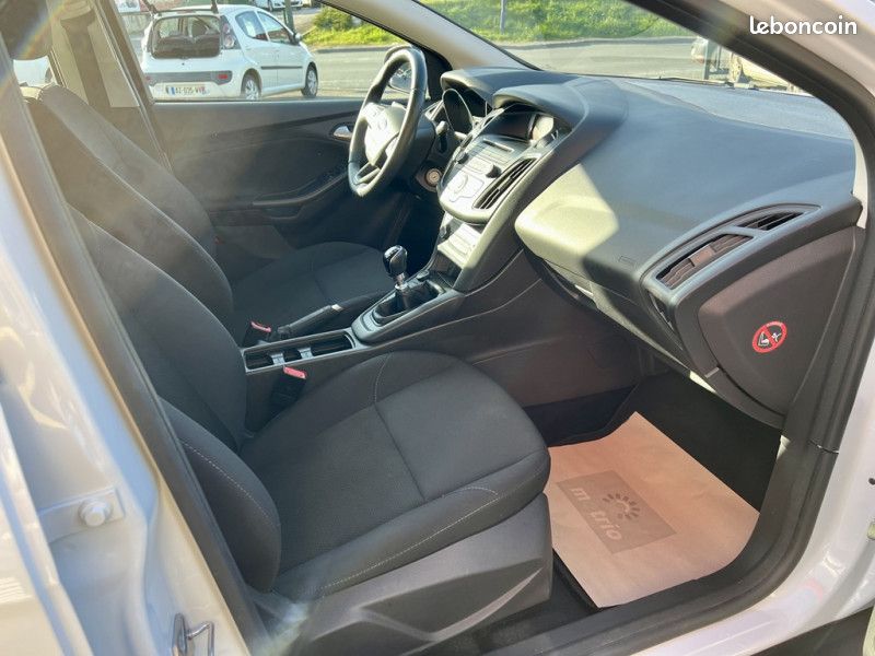 Ford FOCUS 1.5 TDCI 95CH STOP&START TREND (image 10)
