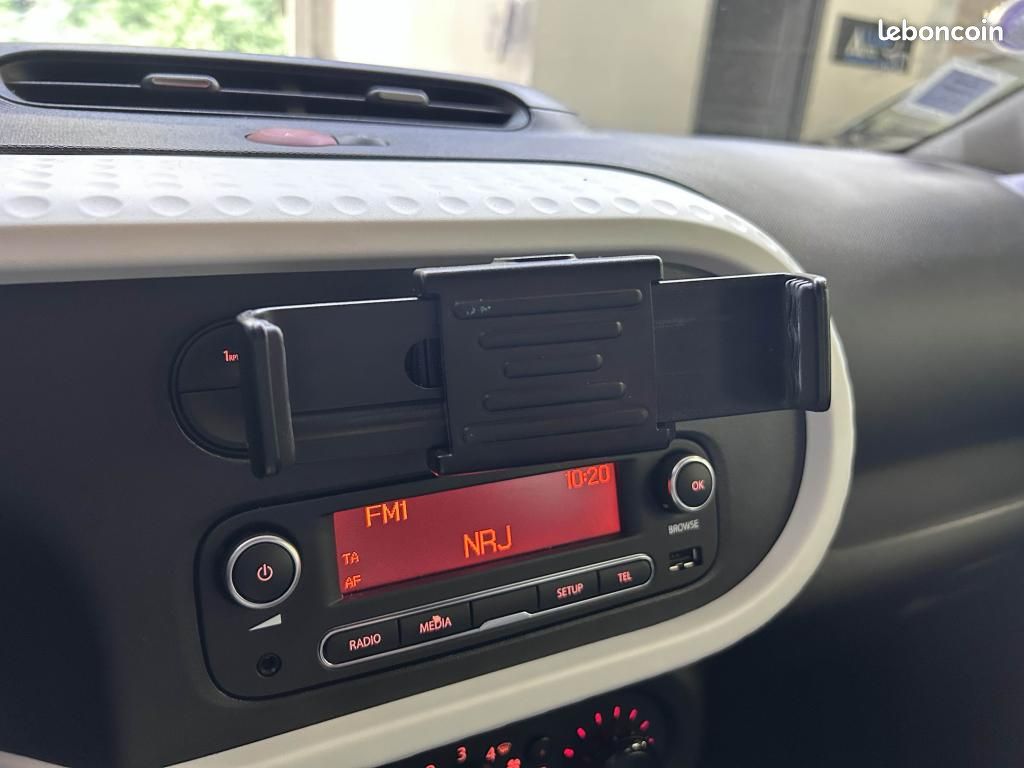 RENAULT TWINGO III 1.0 Sce 65ch LIFE phase 2 (Bluetooth + support tel) (image 19)