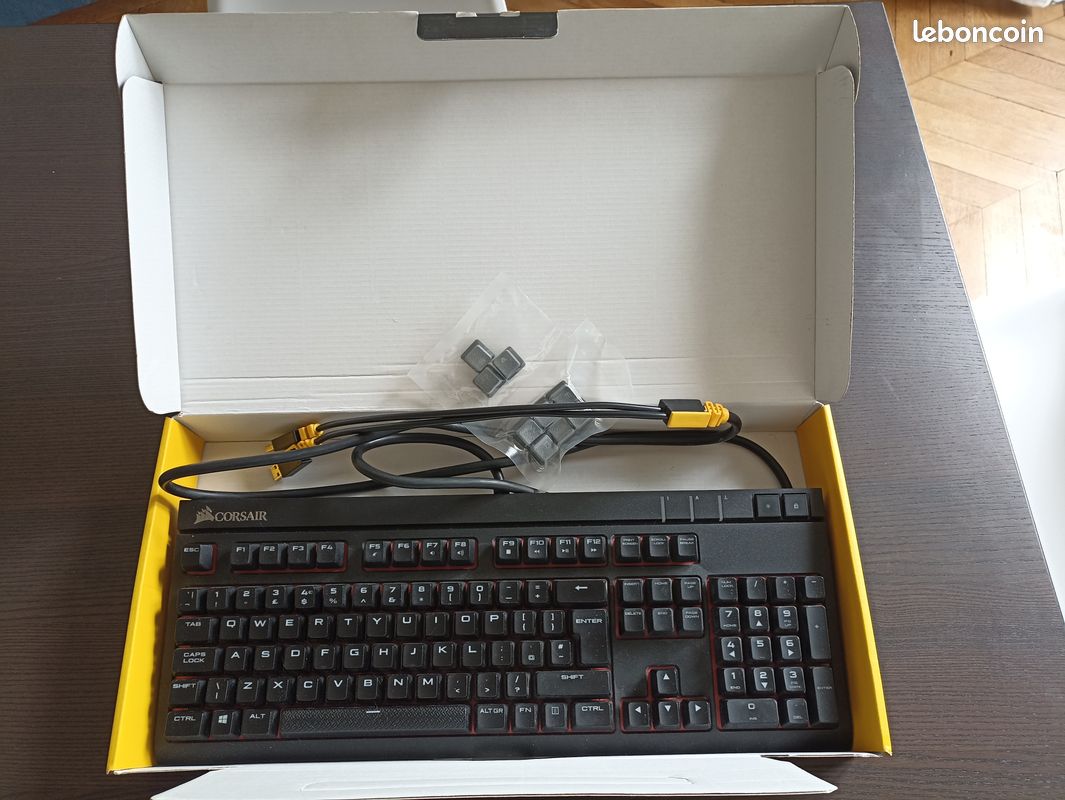 Corsair Strafe - MX Brown / QWERTY / Backlight (image 1)