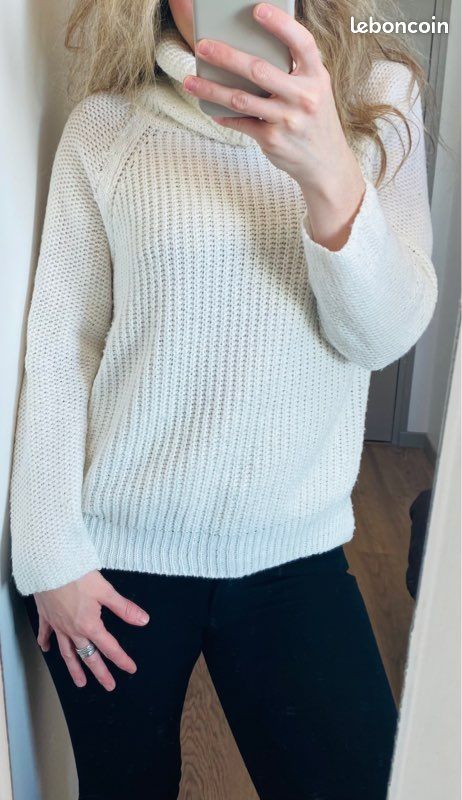 Pull blanc col roulé (image 10)