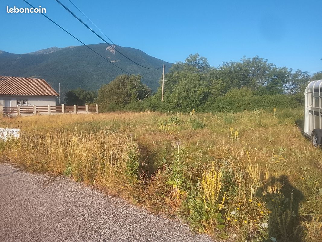 Terrain constructible · à La Roche-des-Arnauds · 83 790 €