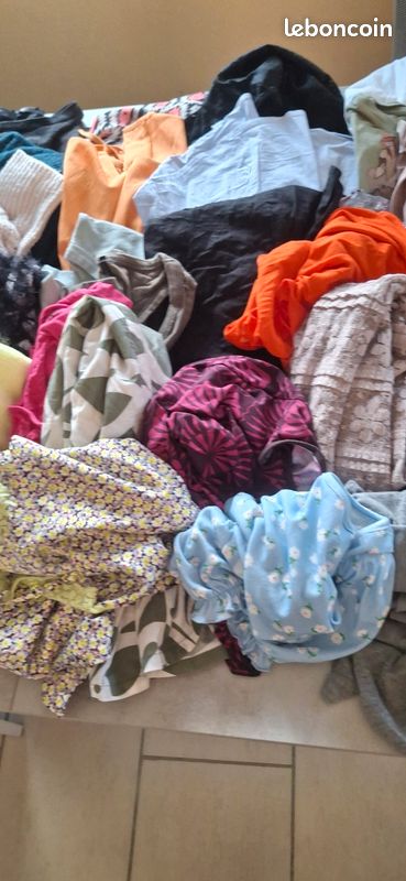 Lot vetemznt taille s 4 (image 5)