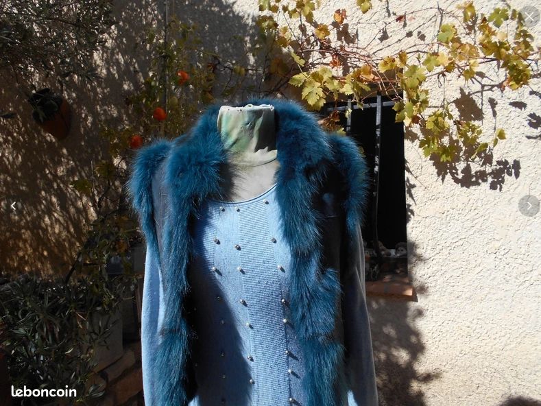 Gilet Cardigan Luxueux à Fourrure – Tricot Chic – Taille 36 – Couleur Multicouleur – Italie