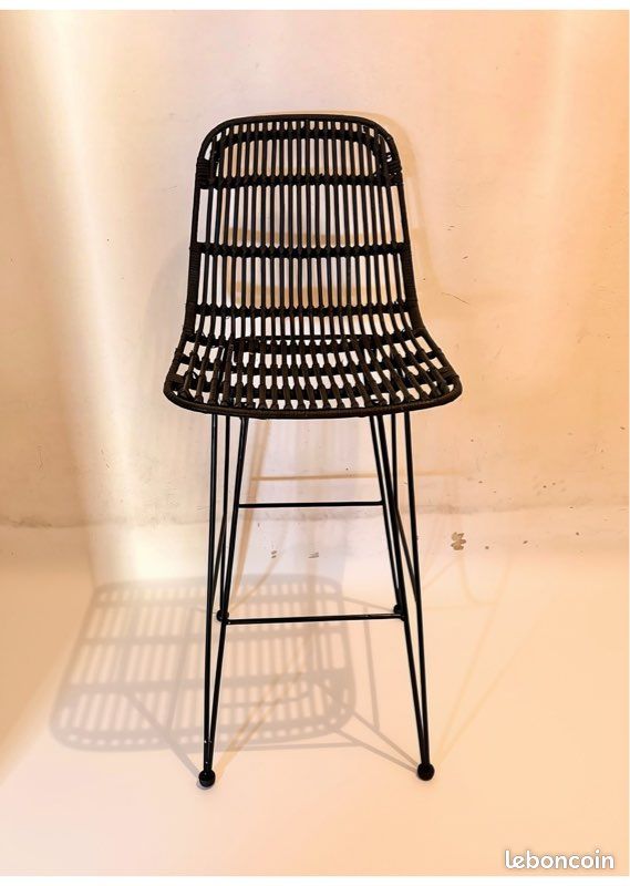 Chaise de bar, tabouret, piètement, assise, neufs, porte-vases, porte-bûches… (image 2)