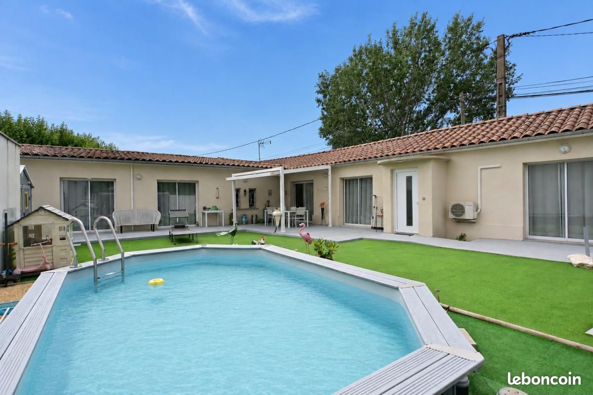 Maison 6 pièces 117 m² · à L'Isle-sur-la-Sorgue · 117 m² · 452 500 €