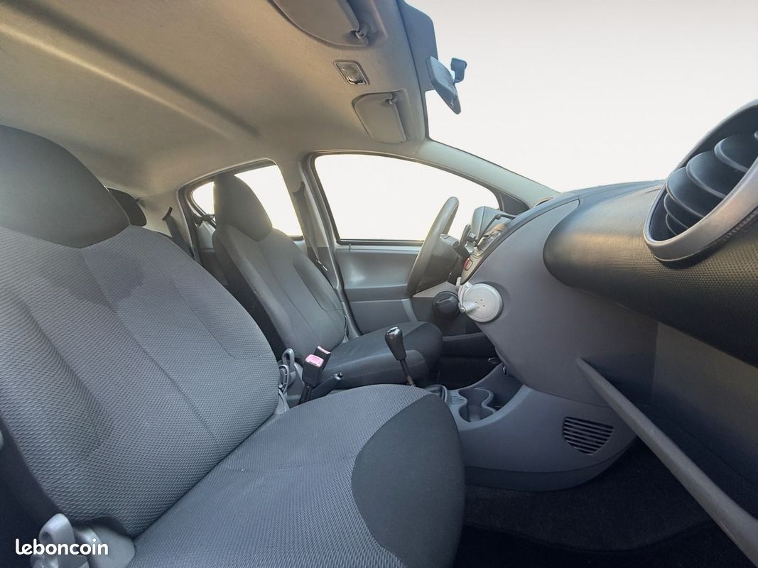 TOYOTA AYGO 1.0i (image 15)