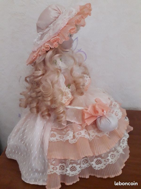 Poupée en porcelaine (image 5)