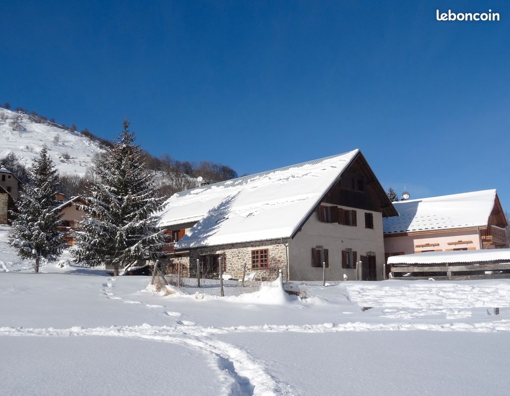 Authentique ferme savoyarde,15 à 25 couchages, été hiver proche piste de ski Valloire Savoie (image 1)