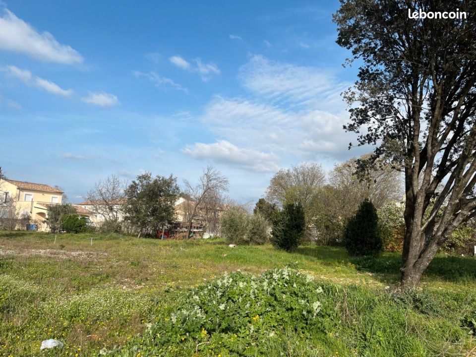 Terrain 353 m² · à Bollène · 73 000 €