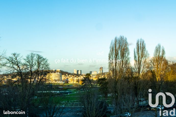 https://img.leboncoin.fr/api/v1/lbcpb1/images/55/f0/fa/55f0fa6ffb3c42746473d4e0d7168d6111db5e47.jpg?rule=ad-image