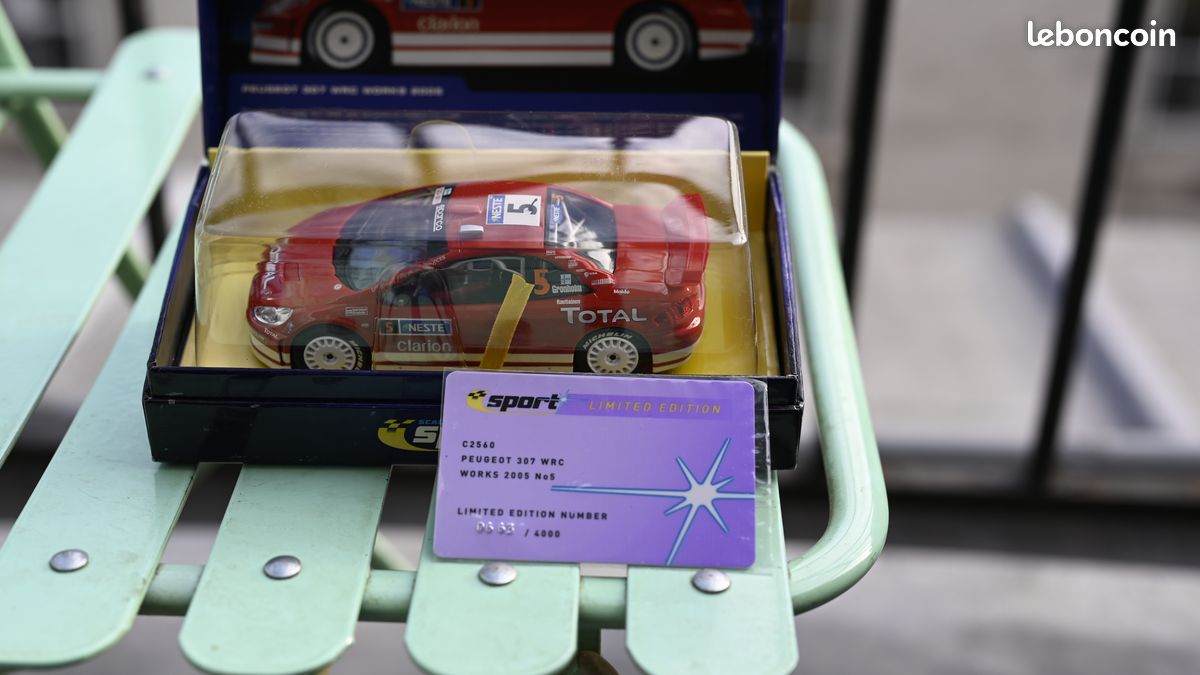 Voiture SLOT PEUGEOT 307 WRC WORKS 2004 # 16 1/32 SCALEXTRIC C2561A circuit rout