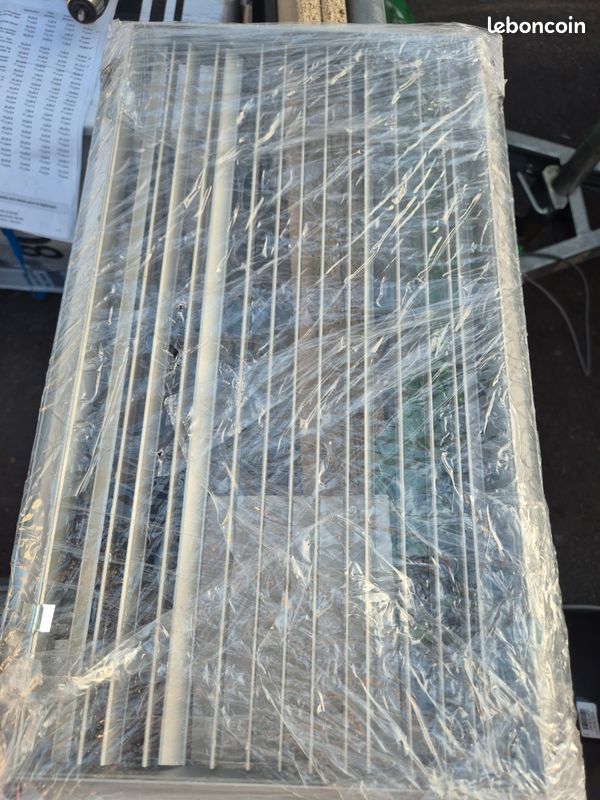 Vends grille de ventilation France Air neuve, jamais installée, encore sous son film de protection (image 1)