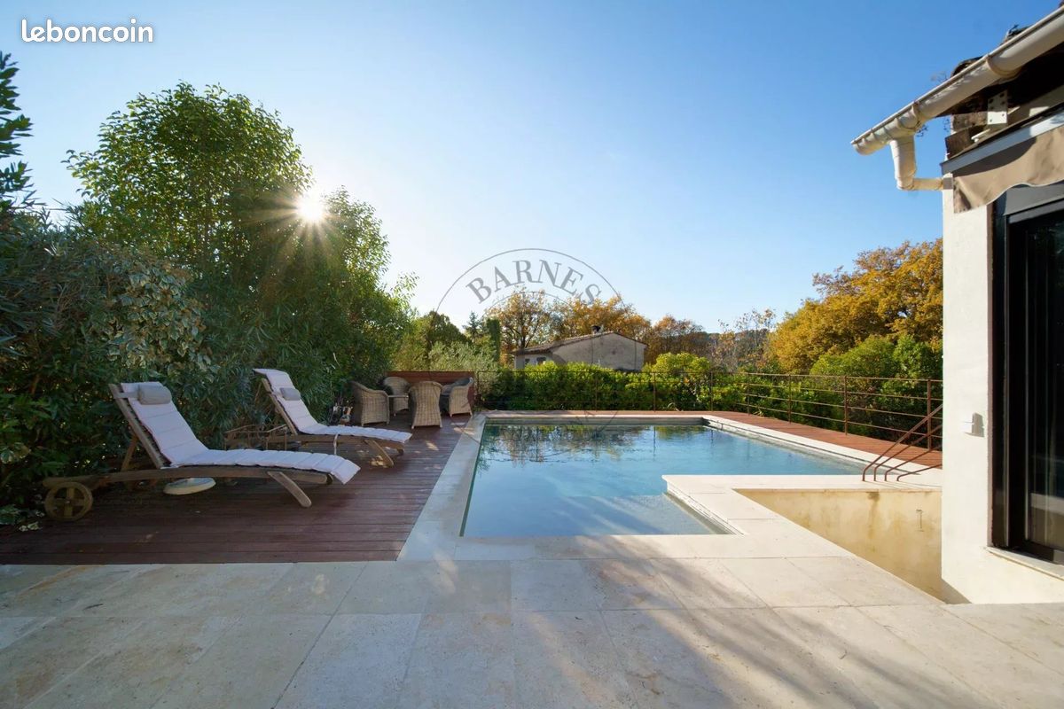 Maison 8 pièces 200 m² · à Mougins · 200 m² · 1 080 000 €