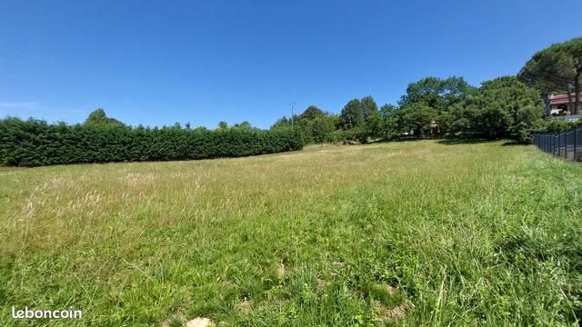Terrain 745 m² · à Albi · 745 m² · 72 000 €