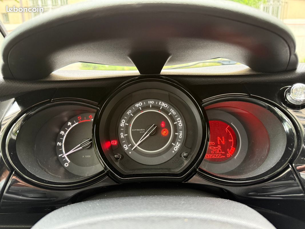 Citroën C3 1.4 e-HDi 70ch Airdream Exclusive (image 16)
