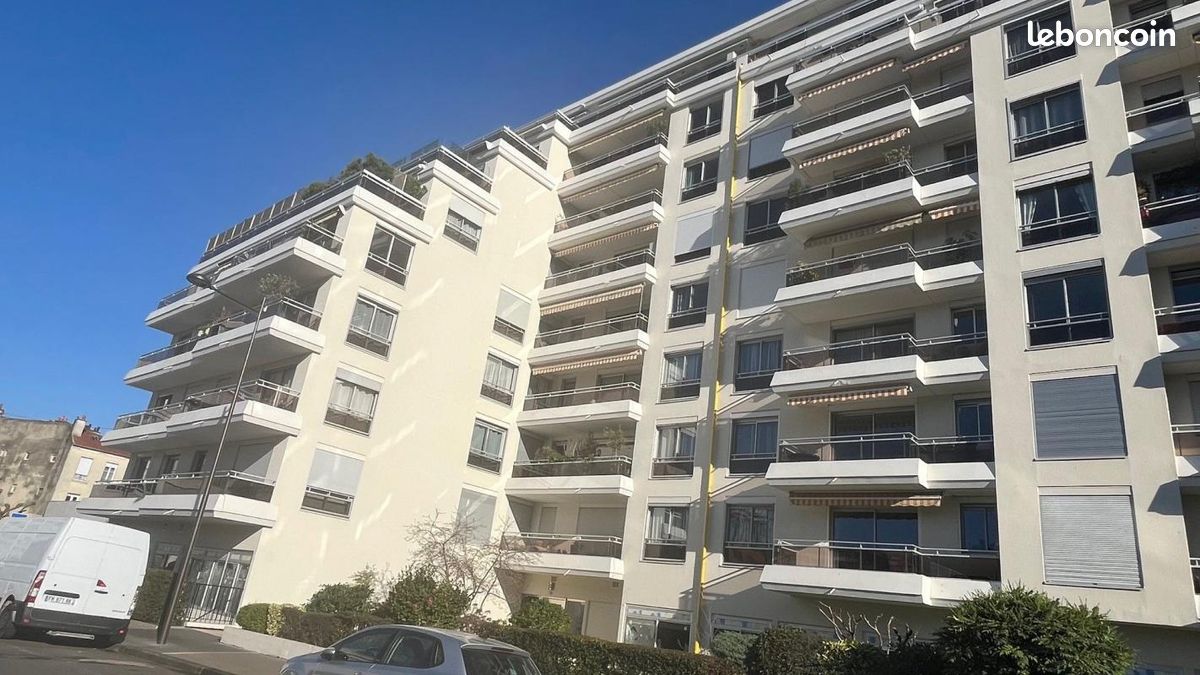 Garage/box Vincennes · 100 €/mois