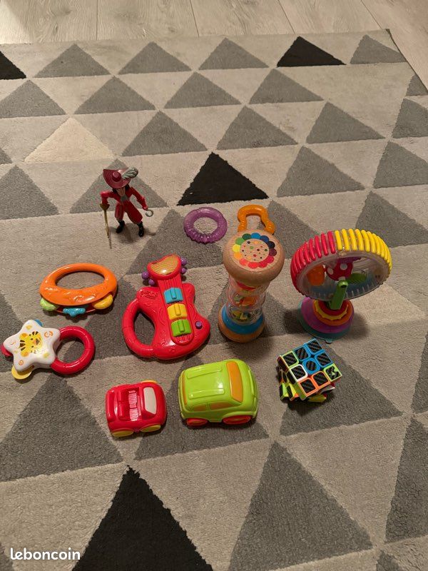 Portique multi-activités 4 en 1 Chicco et lot de 11 jouets (image 2)