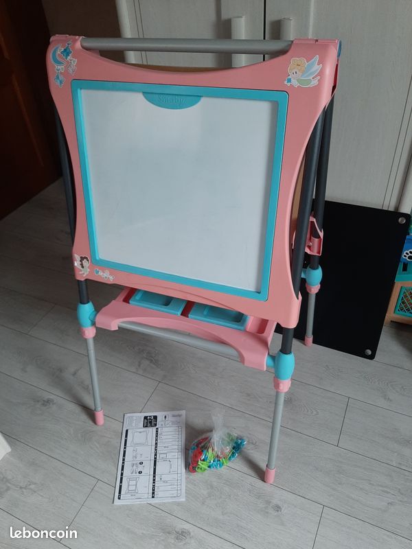 Hape - 2 in 1 Bamboo Children's Board - Double-Sided Evolutionary Board on Foldable Legs - Magnetic Face for Felt and Slate Face for Chalk - Girl & Boy