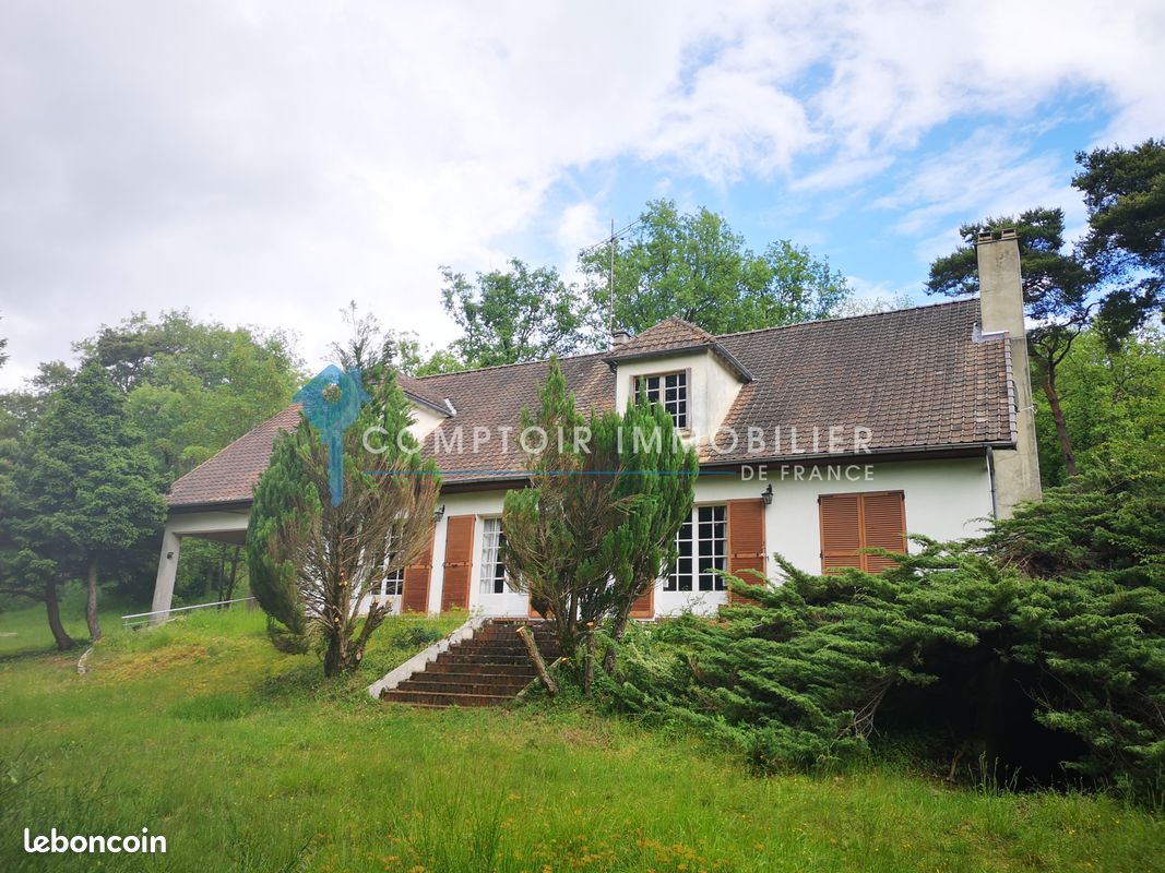 Maison 10 pièces 270 m² · à La Ferté-Alais · 270 m² · 349 400 €
