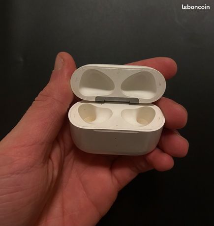 Achetez boitier airpods pro occasion, annonce vente à Paris (75) WB167448837