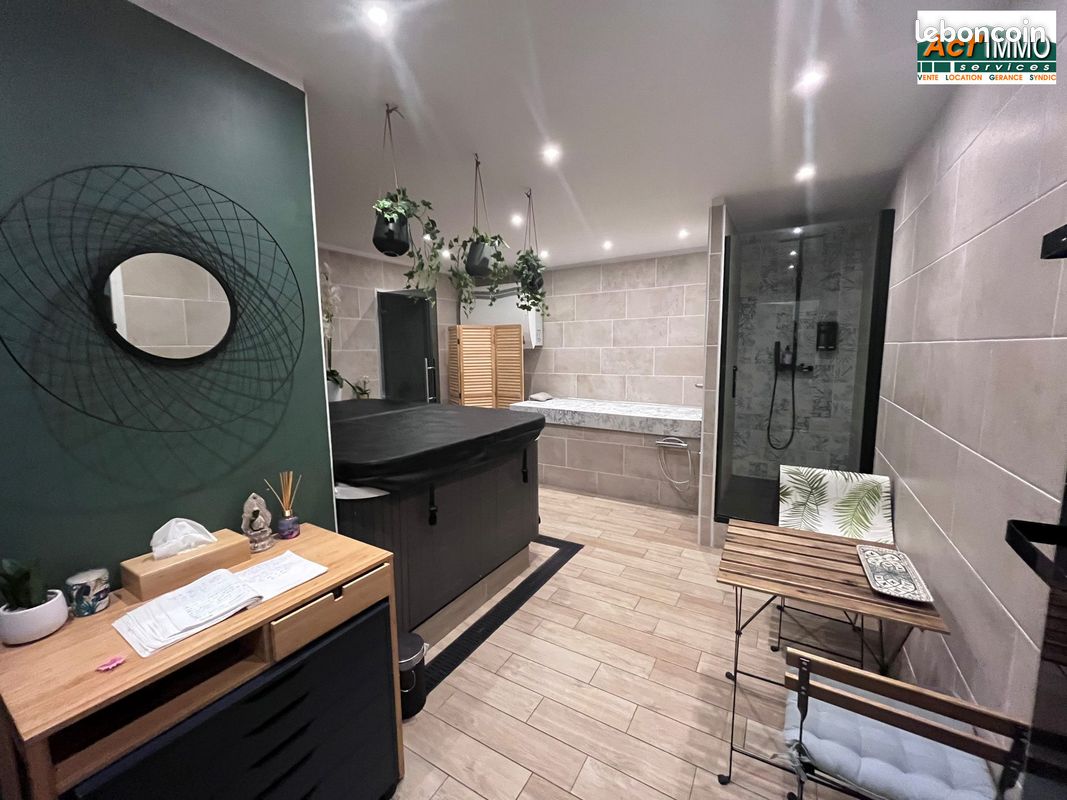 Immeuble 3 pièces 180 m² · à Miramas · 180 m² · 275 000 €