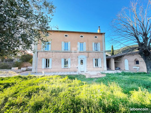 Propriété 6 pièces 153 m²