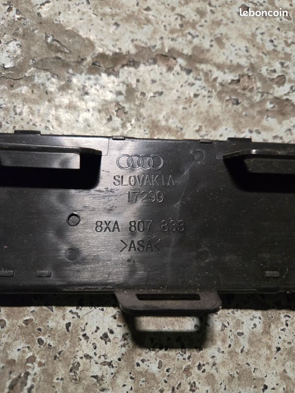 Grille pour parechoc arr sline Audi A1 (image 3)