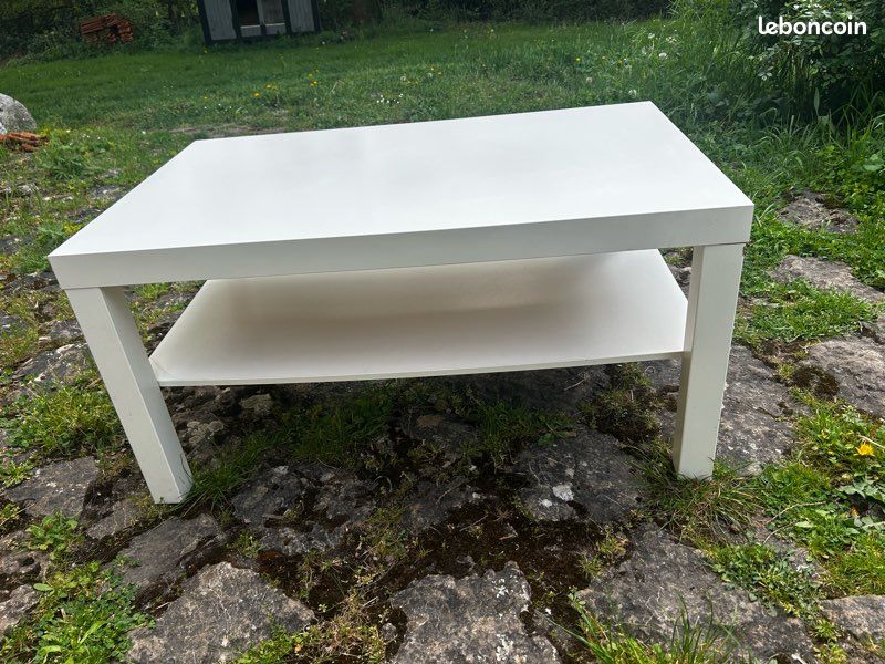 Table basse blanche (image 1)