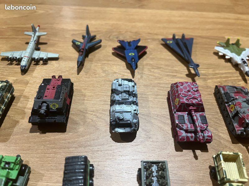 Lot et figurine véhicule convoi camion militaire micro machines Galoob années 19