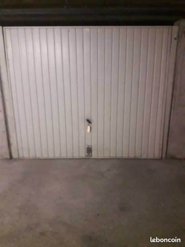 Parking 16 m² · à Lyon · 16 m² · 123 €/mois