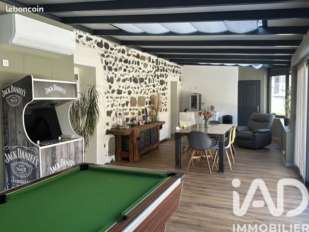Maison 8 pièces 234 m²
