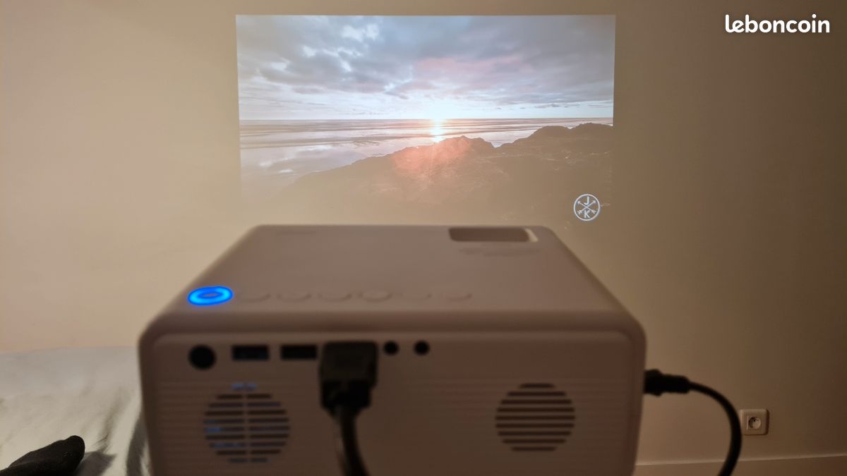 Projecteur iZEEKER – Trépied + accessoires inclus (image 5)
