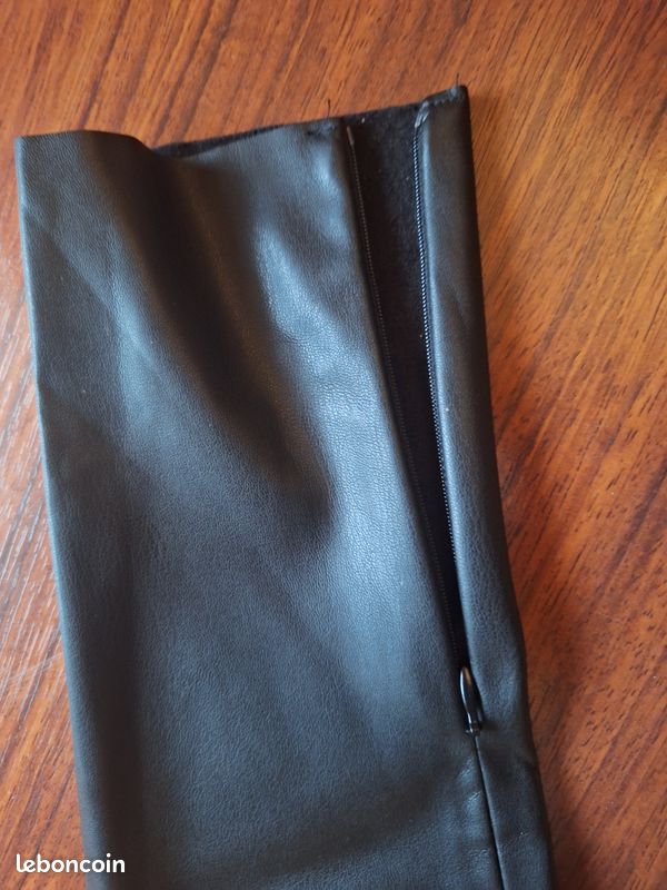 Pantalon legging noir (image 4)