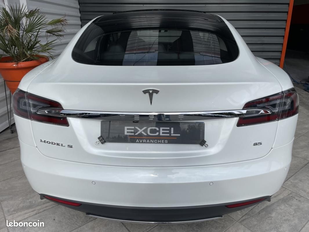 Tesla Model S 85 (image 4)