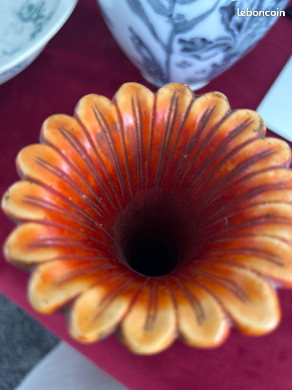 Vase statue (image 2)