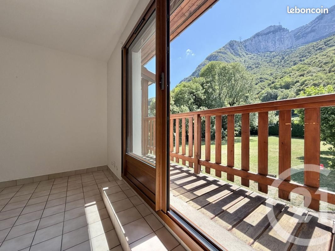 Appartement 2 pièces 52 m² · à Noyarey · 52 m² · 650 €