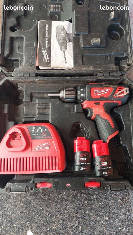 Perceuse visseuse à percussion 6en1 M12 FPDXKIT-202X MILWAUKEE