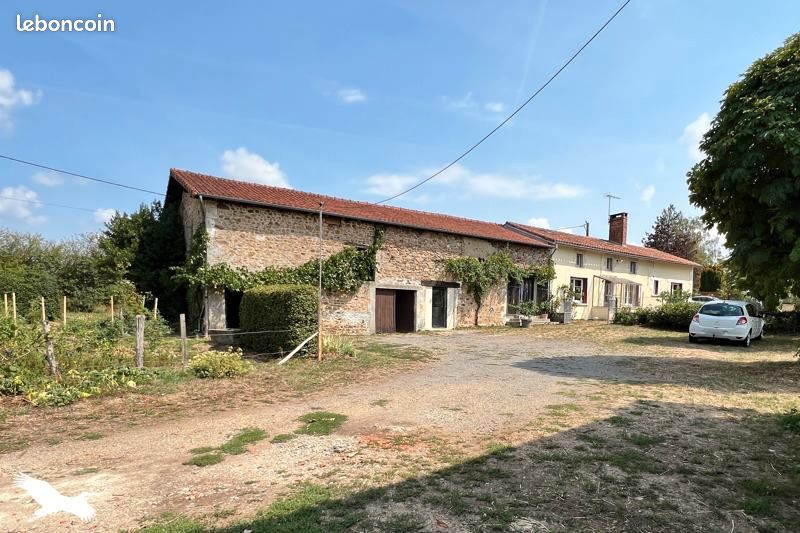 Maison 5 pièces 158 m² · à Confolens · 158 m² · 159 000 €