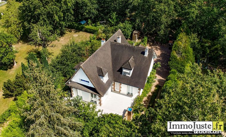 Maison 8 pièces 231 m²