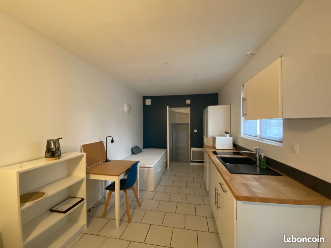 Studio A LOUER 20 m² 425 TTC - Poitiers 86000 (image principale 0)