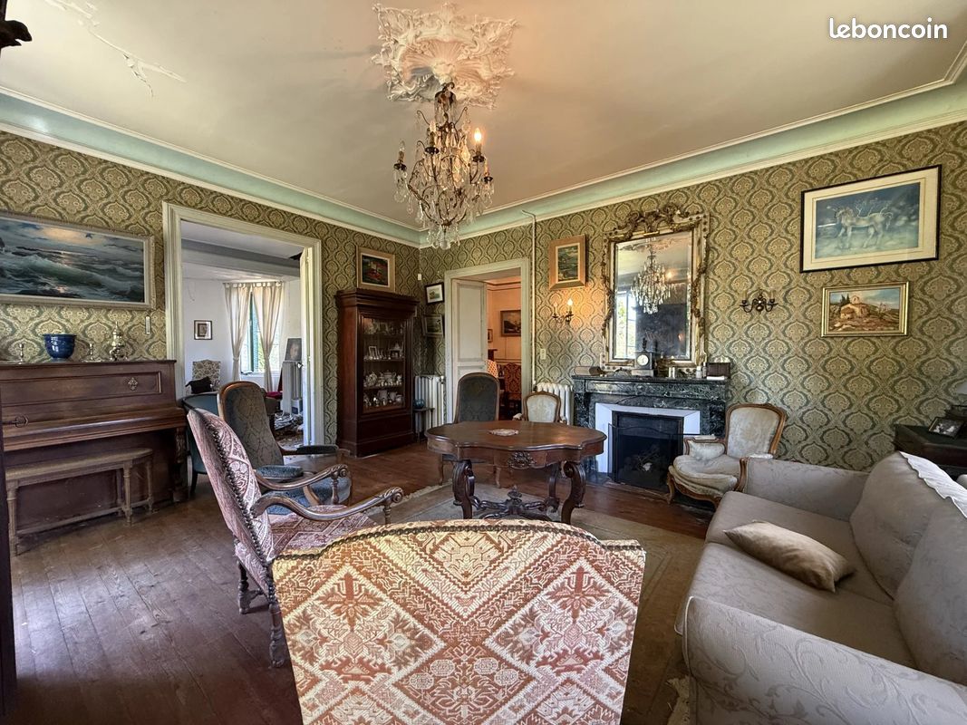 Maison 11 pièces 300 m² · à Meillon · 300 m² · 450 000 €