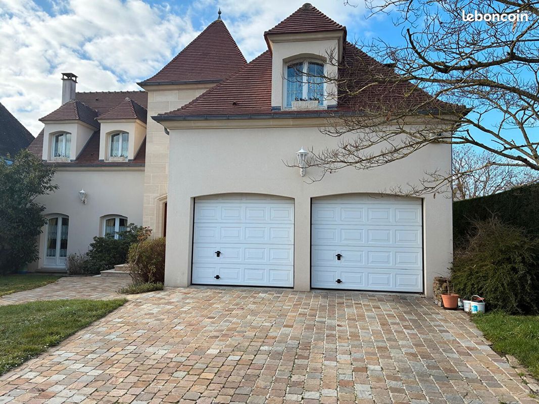 Maison 6 pièces 180 m² · à Saint-Prix · 180 m² · 830 000 €