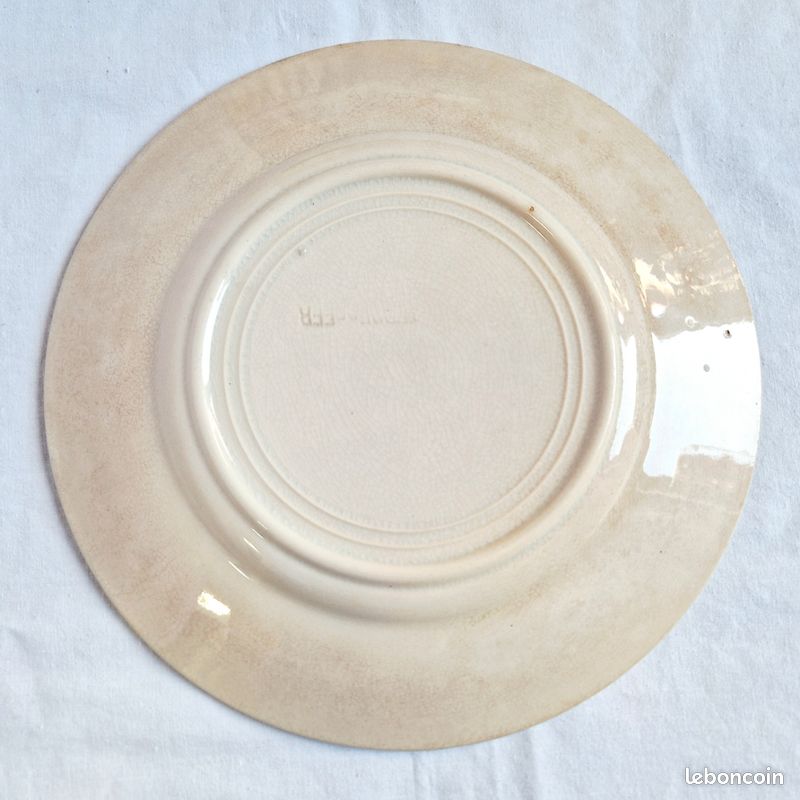 Assiette plate terre de fer vert crème ancien (image 4)