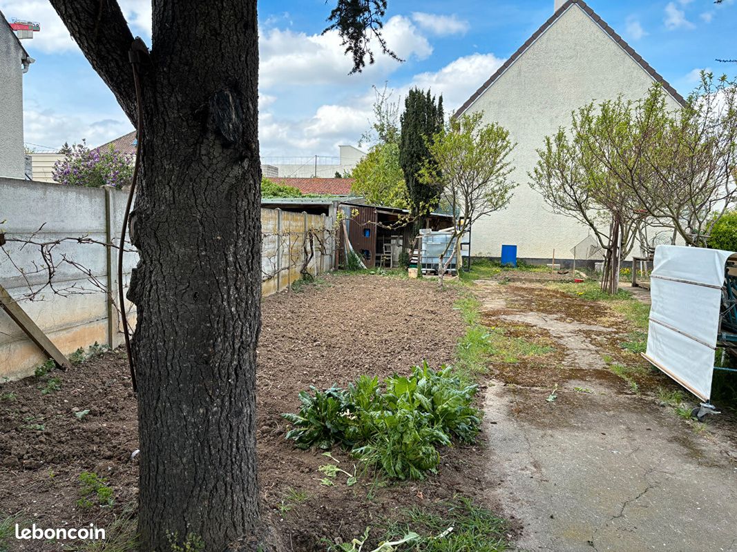 Terrain 333 m² · à Villejuif · 333 m² · 548 600 €