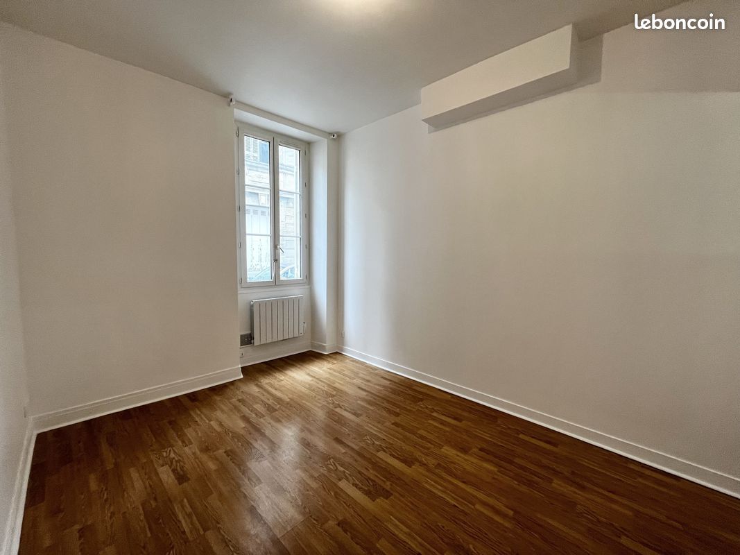 Studio 1 pièce 20 m² - Bordeaux 33000 (image principale 0)