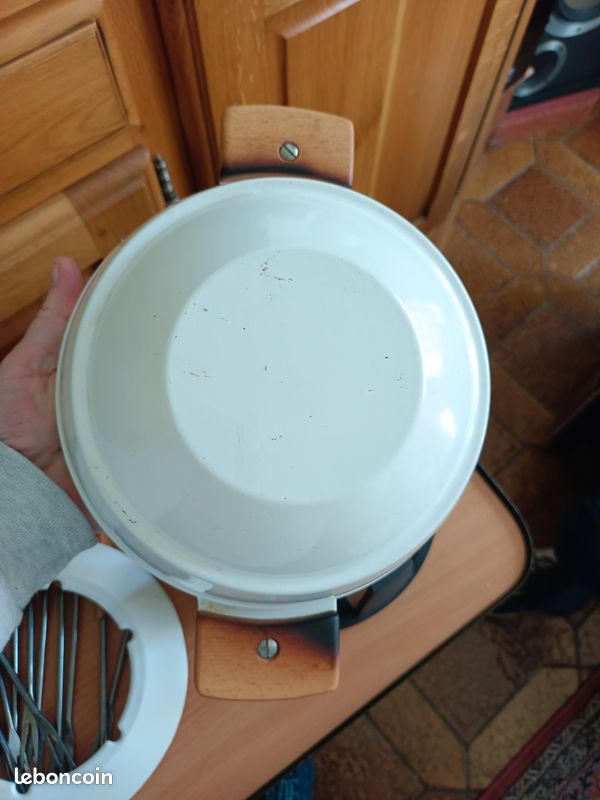 Fondue Savoyarde Le Creuset: Disfruta de una cena informal con estilo y