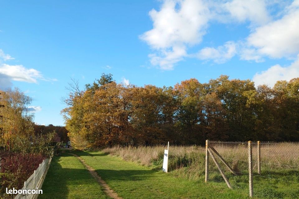 Terrain 743 m² Fontaine La Guyon · à Fontaine-la-Guyon · 74 900 €